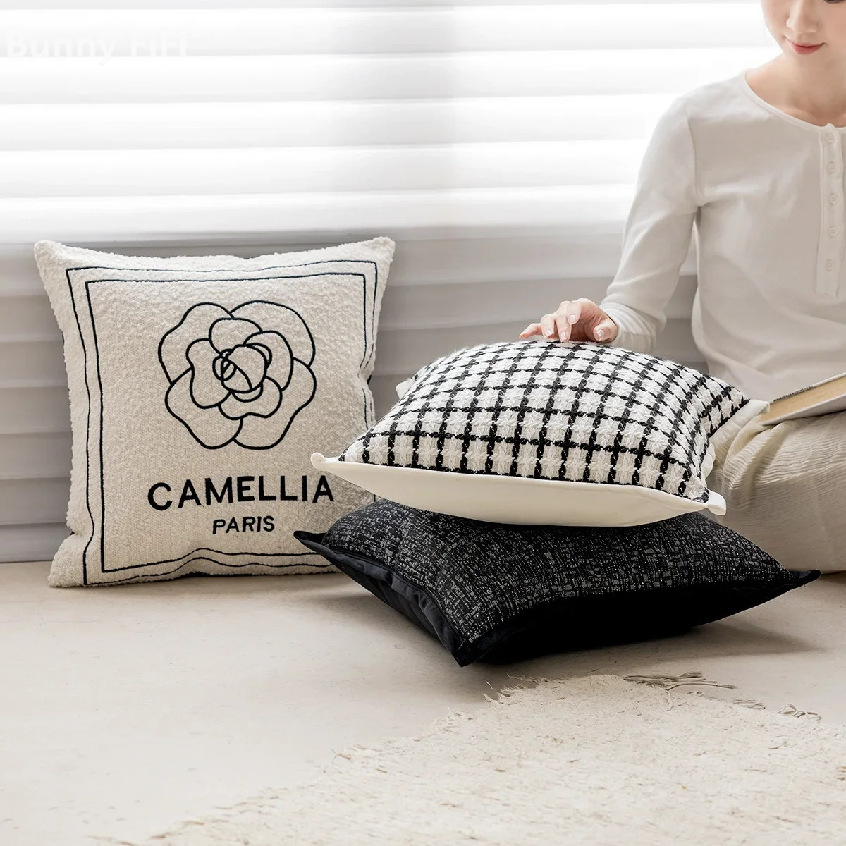 2024 preto branco luz capa de  - Pillow Cover 20X20 avaliação e preço